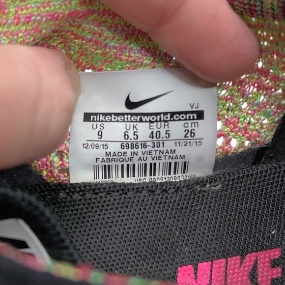 Nike Flyknit Zoom Running Shoes - Picture 8 of 9